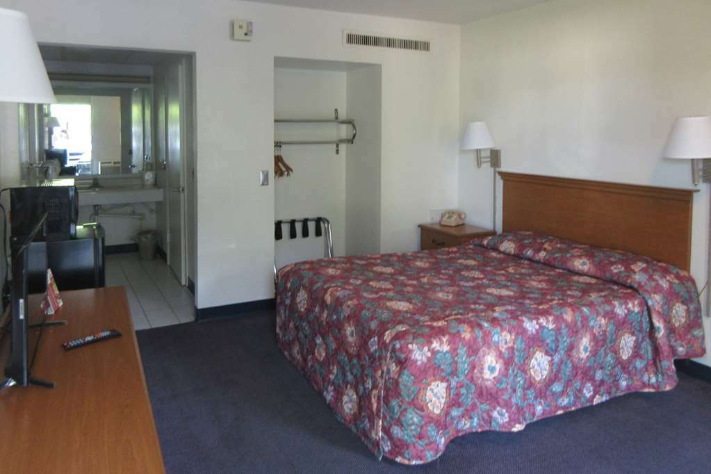 Rodeway Inn And Suites Portsmouth Bilik gambar